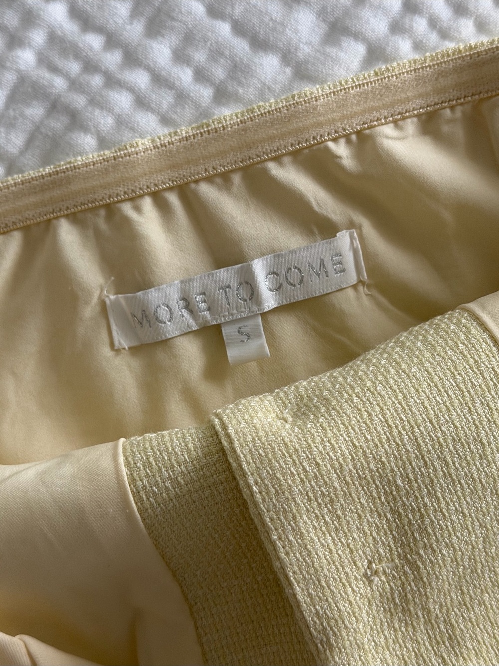 MORE TO COME yellow set - Picture 4 of 6